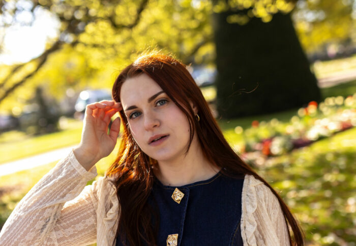 Pourquoi certaines personnes ne se sentent pas photogéniques (et comment changer ça)